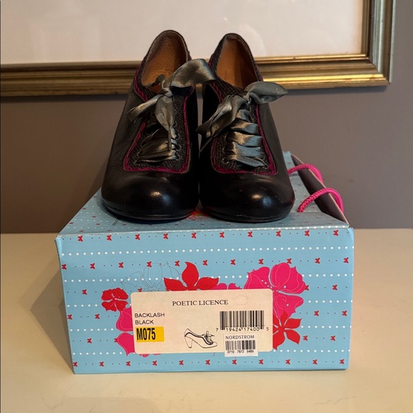 Poetic License Backlash Black and Pink Lace-Up Heels (7.5) - Picture 9 of 9